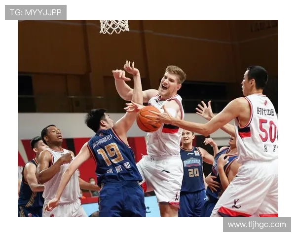 广州篮球队与南京篮球队赛后分析力量对比与战术总结 广州篮球队与南京篮球队赛后分析力量对比与战术总结